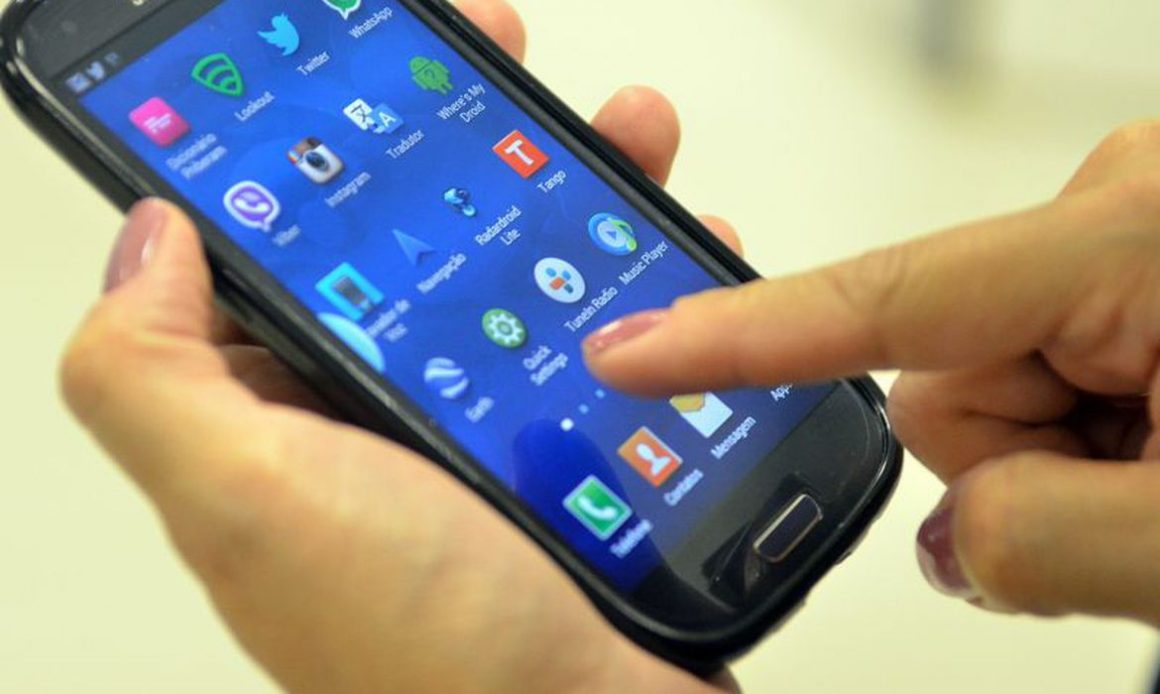 Projeto quer proibir uso de celular dentro da sala de aula nas escolas municipais de Limeira