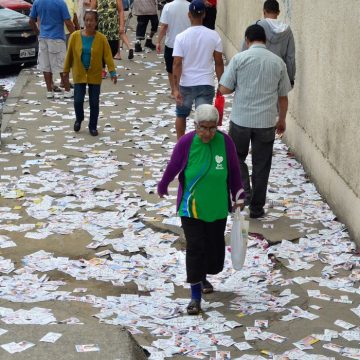 Justiça de Limeira multa 4 por derrame de santinhos no dia da eleição