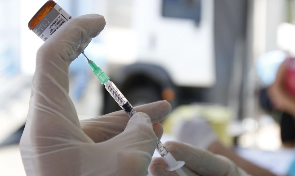 Vacinação dos profissionais da educação em Limeira começa na próxima semana
