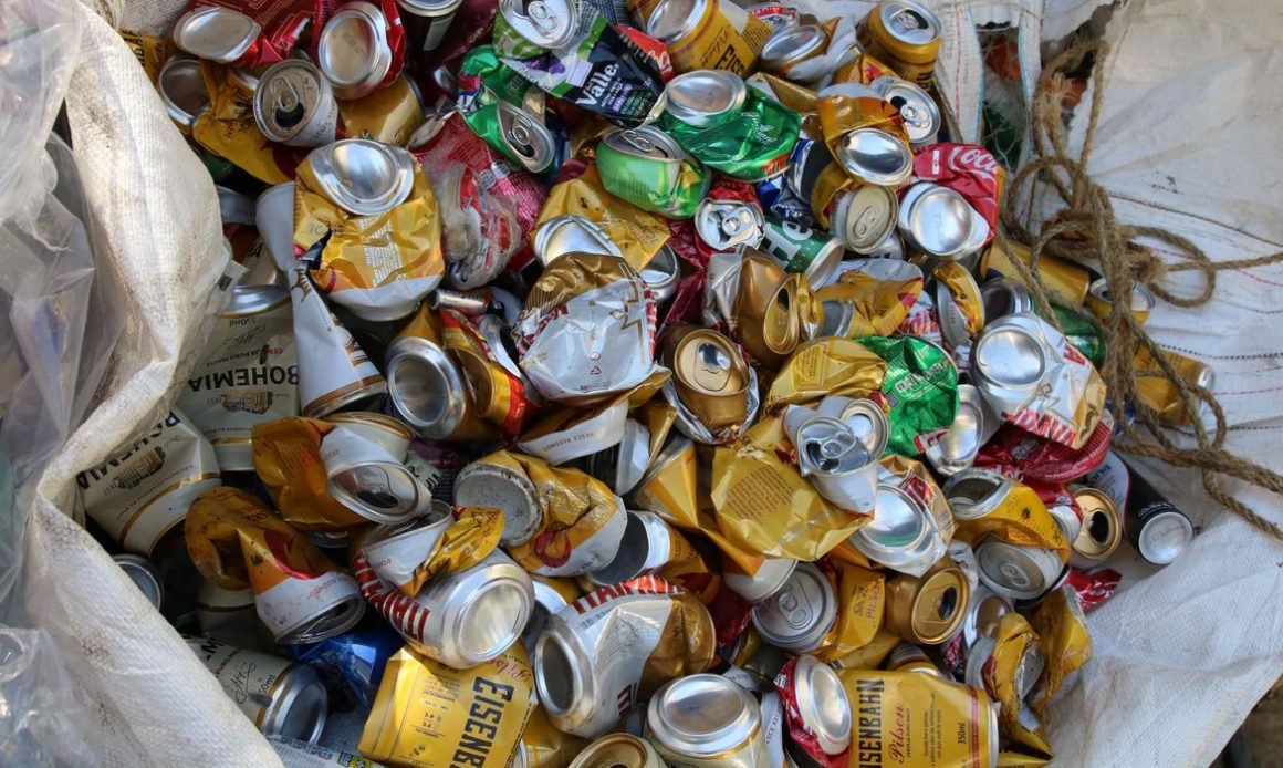 Está valendo: lei em Limeira multa quem não separar reciclável em embalagem diferente