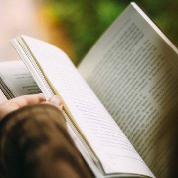 Leitura de um livro por semestre para alunos pode ser obrigatória