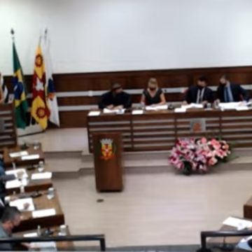 Nelita, Chicão e vereadores tomam posse em Iracemápolis