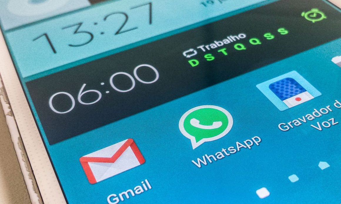 Banco pagará R$ 12 mil de dano moral a limeirense por excesso de mensagem no WhatsApp
