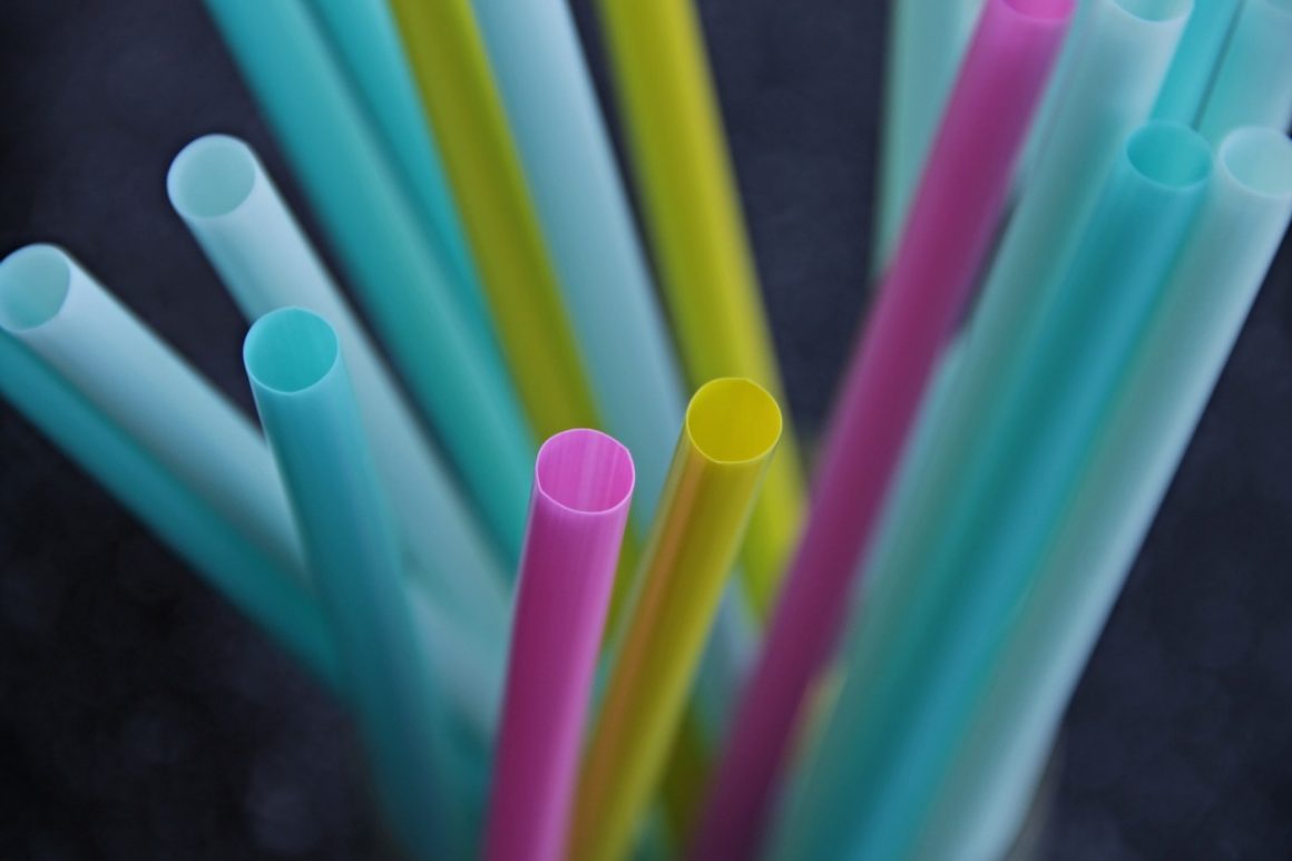 Lei que proíbe canudos de plástico em Limeira começa a valer com multa de R$ 581