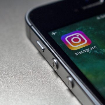 Relacionamento termina e rapaz cria perfil no Instagram para expor intimidade do ex-namorado
