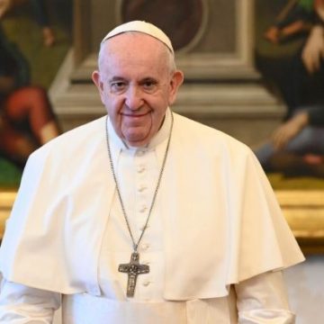 Papa autoriza mais funções para mulheres na Igreja