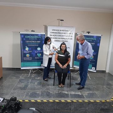 Técnica de enfermagem é a primeira a receber vacina contra a Covid em Limeira