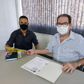 Vereador de Iracemápolis consegue ajuda de deputado para nova van de transporte de pacientes