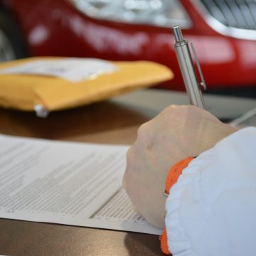 Mantida multa contra empresa por prática abusiva em consórcio de veículos