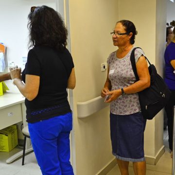 Começa a valer lei com multa de até R$ 98 mil para fura-fila da vacina no Estado de São Paulo