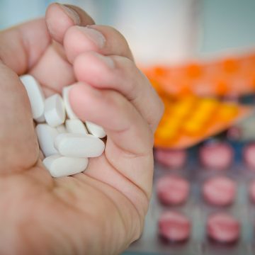 Câmara municipal pode regulamentar informações sobre medicamentos em farmácias públicas