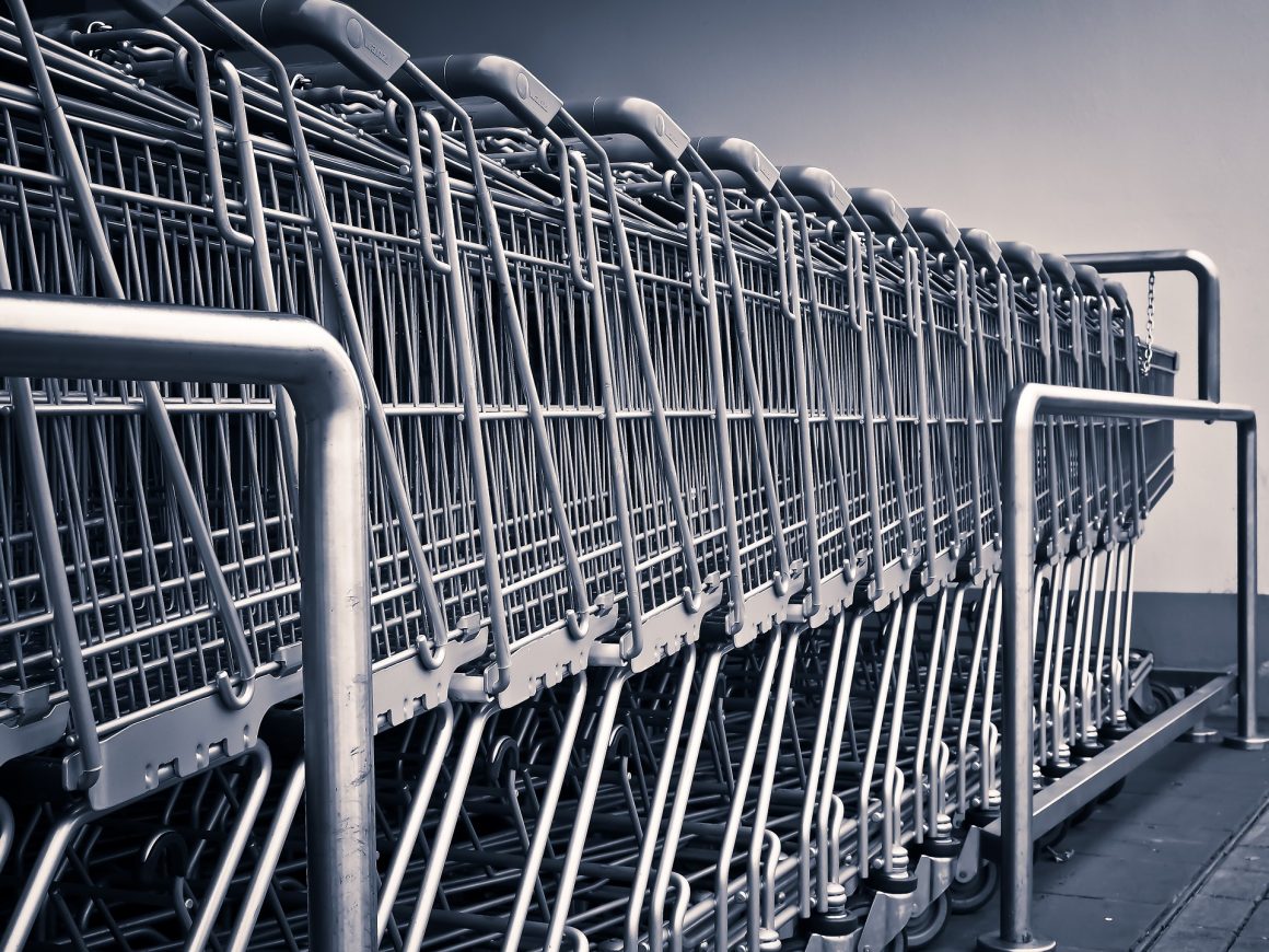 Cordeirópolis aprova lei que obriga higienização de carrinho de supermercado