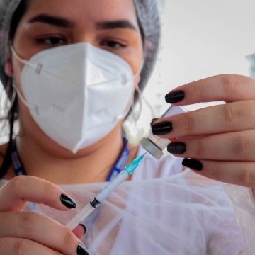 Pessoas com 50 anos ou mais começam a ser vacinadas hoje em Limeira