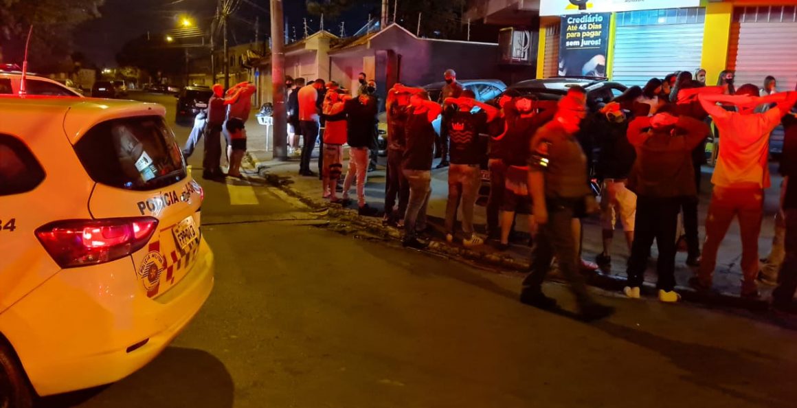 Operação em Limeira multa 22 pessoas sem máscara em uma noite