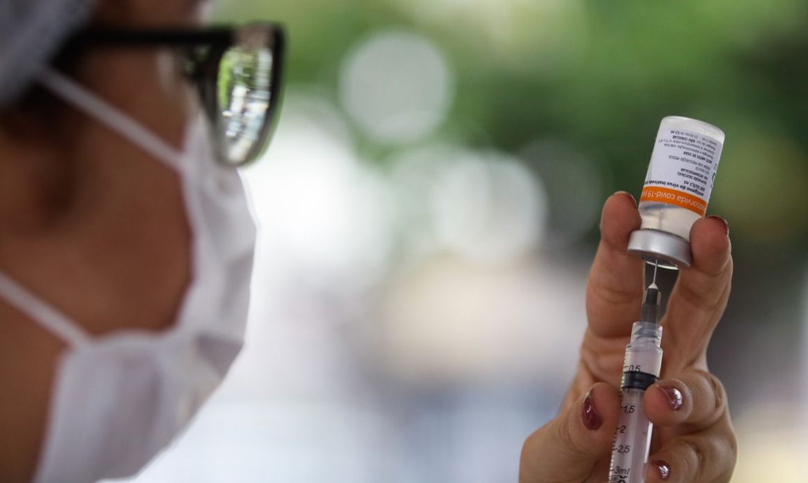 Limeira começa a vacinar população acima de 42 anos contra a Covid-19