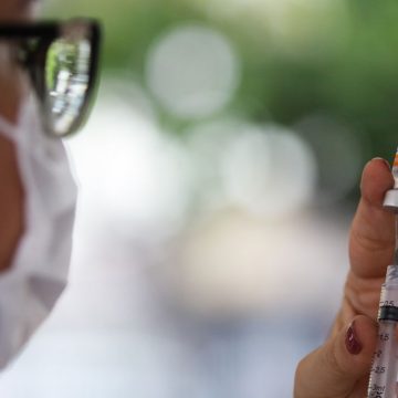 Limeira começa a vacinar população acima de 42 anos contra a Covid-19