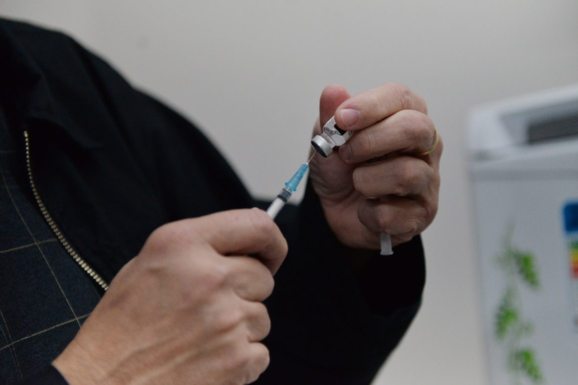 Com drive-thru contra gripe, Limeira tem novo plantão de vacinação