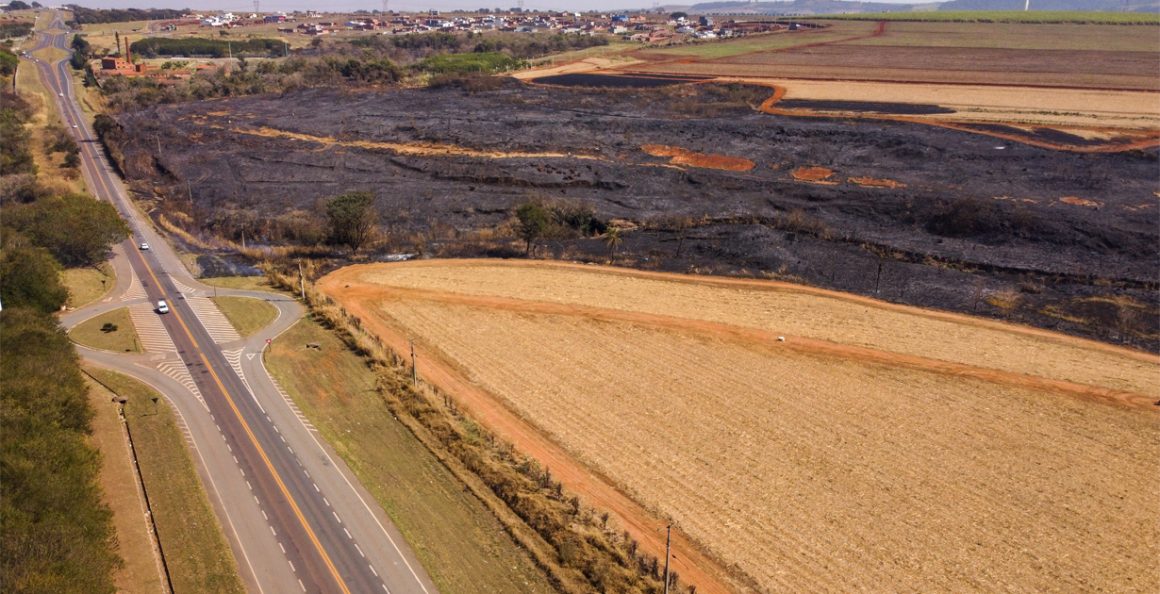 Vídeo revela extensão de queimada às margens da Limeira-Iracemápolis
