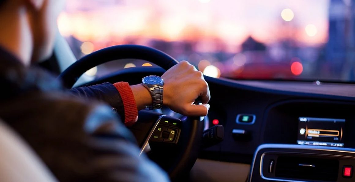 Seguradora deixa motorista de aplicativo “na mão” e terá de indenizá-lo, decide Justiça de Limeira