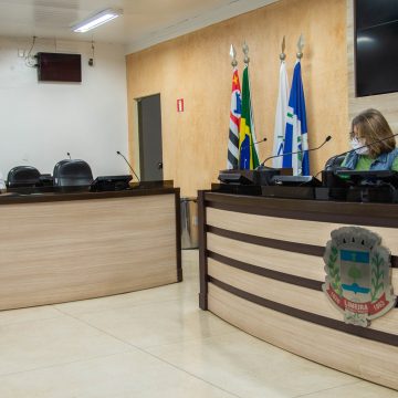 Secretário aguarda TCE sobre professor temporário e critica possibilidade de paralisação em Limeira