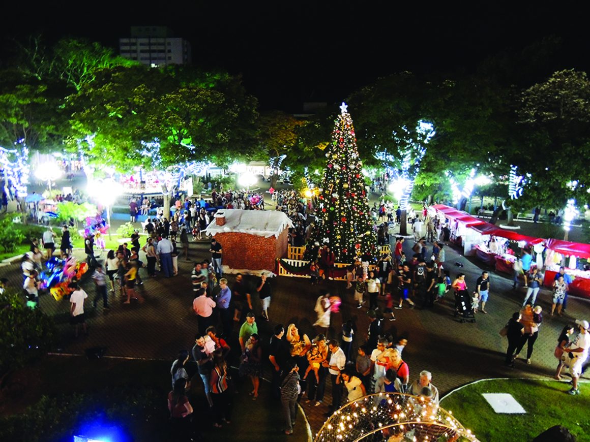 Julgado réu que tentou furtar “pisca-pisca” de decoração natalina em praça pública