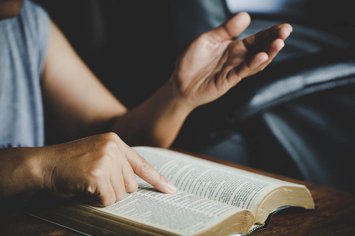 Lei que exige Bíblia em bibliotecas municipais é inconstitucional