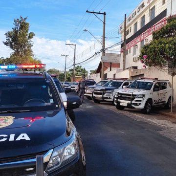 Três investigados por roubo a comércio em Limeira são presos