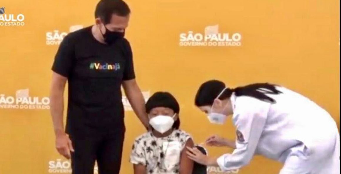 Criança indígena de Piracicaba é a primeira do país a ser vacinada contra a Covid