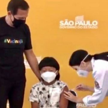 Criança indígena de Piracicaba é a primeira do país a ser vacinada contra a Covid