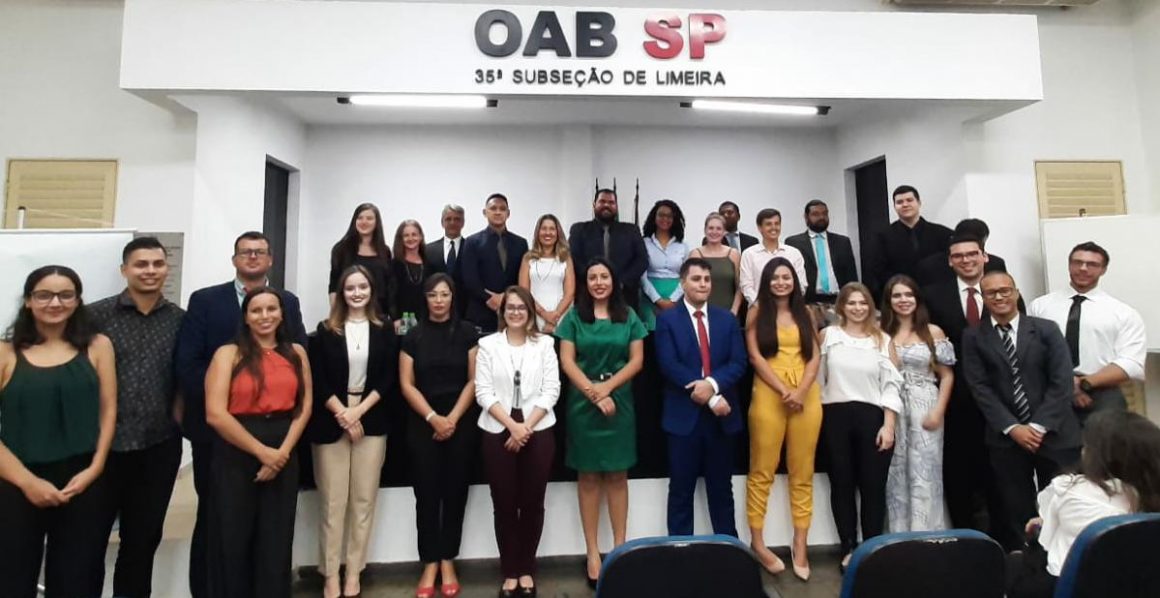 OAB Limeira entrega funcional a mais 26 novos advogados que iniciam carreira