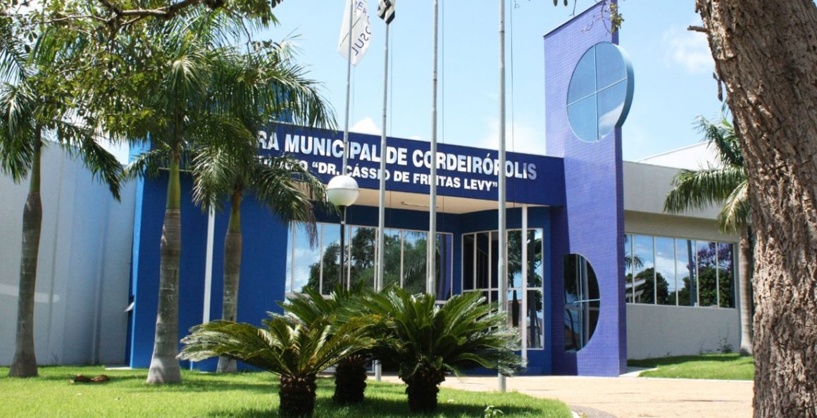 Emenda cria pagamento de 13º e férias a agentes políticos em Cordeirópolis