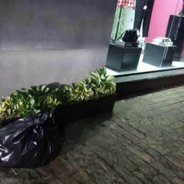 Sacos de lixo na calçada de outro: caso em Limeira acaba na Justiça