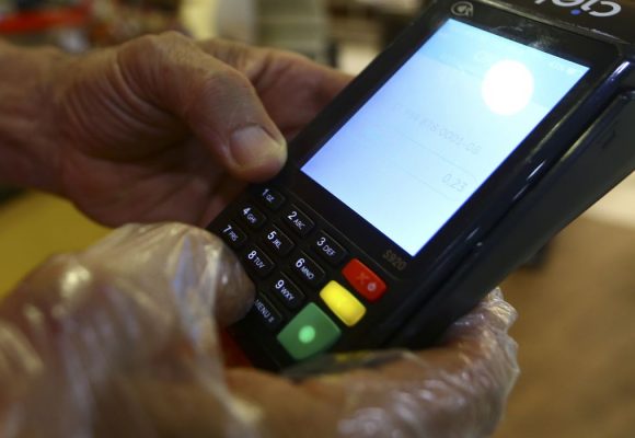 Cobrança de valor a mais na máquina de cartão de crédito vira caso de estelionato em Limeira