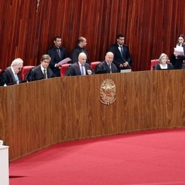 Ação contra Bolsonaro: relator apresenta voto nesta terça-feira