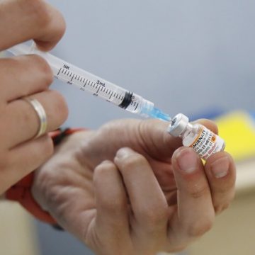 Procura por vacina contra Covid triplica em Limeira e doses para maiores de 12 anos esgotam