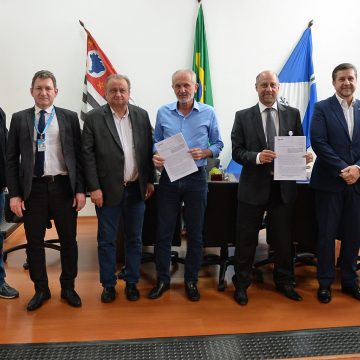 Assinado convênio de R$ 4 milhões para melhorias em estradas rurais de Limeira