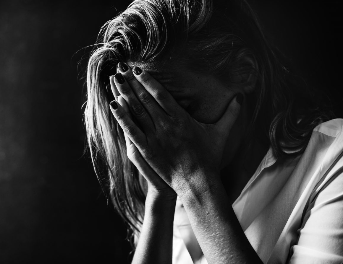 Trabalhadora que sofria com assédio sexual frequente deve ser indenizada em R$ 50 mil