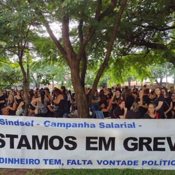 Servidores de Limeira mobilizam 1,5 mil em greve e querem mesa de negociação