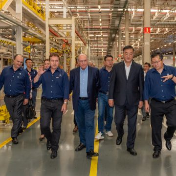 Em Iracemápolis, vice-presidente anuncia estreia da fábrica da GWM, confirma 2 modelos e apresenta 1ª picape híbrida nacional