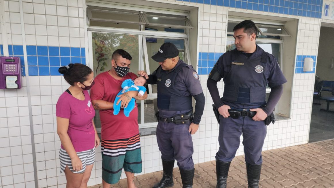 Legislativo de Limeira propõe homenagem a guardas que salvaram bebê de engasgamento