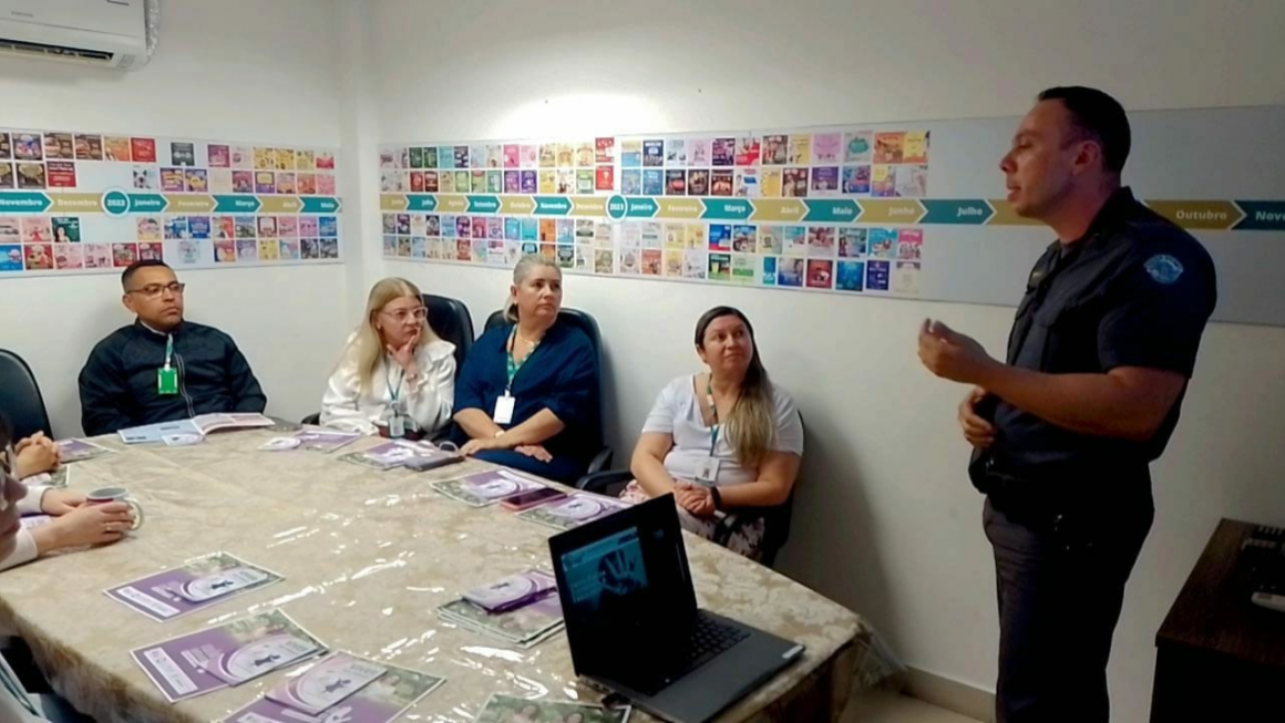 Agosto Lilás: funcionários do Pátio Limeira Shopping têm palestra com PMs
