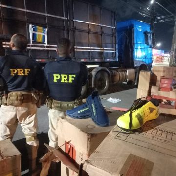 Motorista de caminhão com carga de calçados falsificados diz à PF que saiu de Cordeirópolis