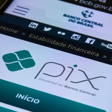 Limeirense faz Pix errado e processa banco