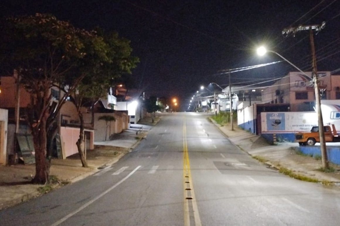 Empresa entra em recuperação judicial e atrasa troca de lâmpadas de LED em Limeira