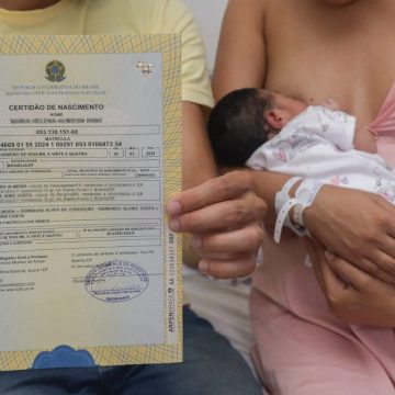 Brasil reduz sub-registro à metade com emissão de certidões de nascimento na maternidade