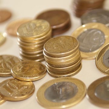 Homem com R$ 2 mil em moedas vira réu por lavagem de dinheiro do tráfico